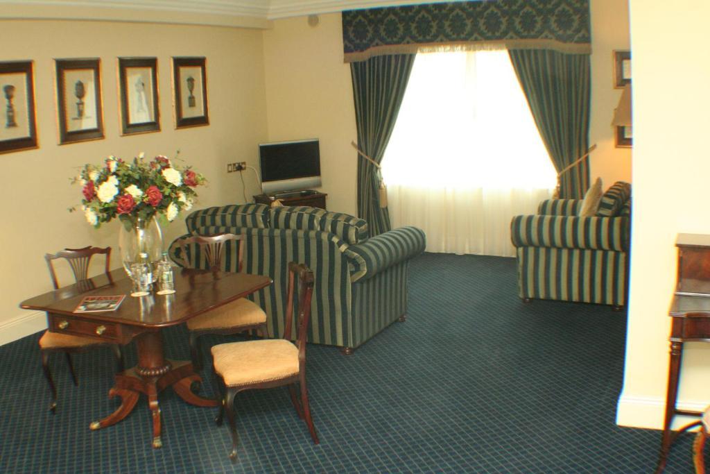 Maudlins House Hotel Naas Dış mekan fotoğraf