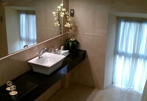 Maudlins House Hotel Naas Dış mekan fotoğraf
